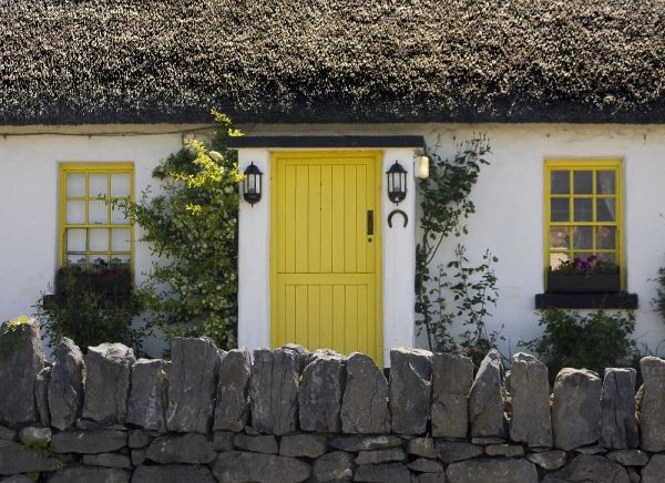 Ireland, Ballyvaughan Thatched-roof house